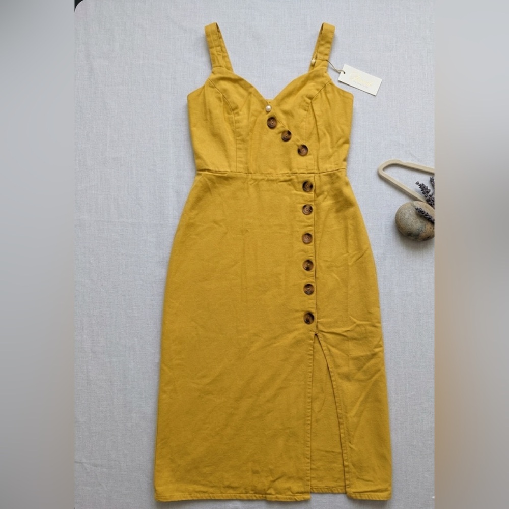 Yellow Button-Front Midi Dress with Sweetheart Neckline